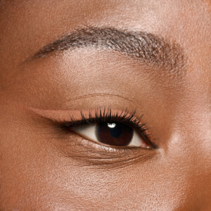 essence Colour It! Liquid Eyeliner 05 Chocolate Brown - 3.49 euro