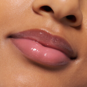 essence The Super Peptide Glossy Lip Treatment 05 Holomazing - 2.95 euro