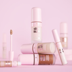 essence Silky Blur Hydrating Longwear Foundation 215 - 5.69 euro