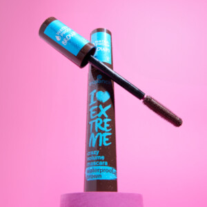 essence I Love Extreme Waterproof Mascara 01 Cozy Brown - 4.55 euro