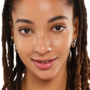 essence Microblading Brow Brush Liner 03 Neutral Brown - 2.95 euro