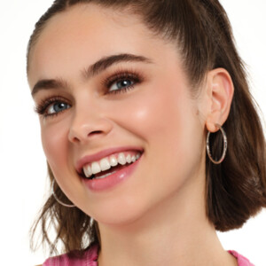 essence What The Fake! False Lashes 05 Brown - 2.95 euro