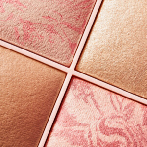 essence Radiant Light Face Palette Glow Icon - 4.95 euro