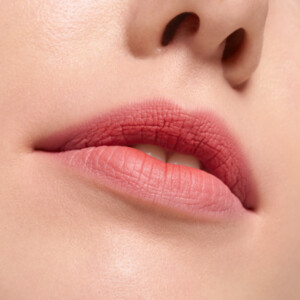 essence Blur Soufflé Matte Lip Cream 03 Hot Offline - 3.05 euro