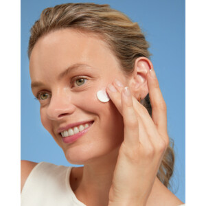 3x NIVEA Essentials SPF15 Verzorgende Dagcrème - 33.65 euro