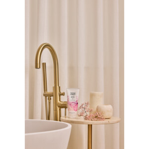 6x Therme Shower Scrub Mindful Blossom - 43.35 euro