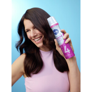 3x NIVEA Styling Spray Hold 4 Diamond Gloss Care - 16.71 euro