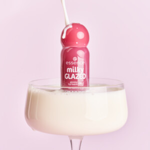 essence Milky Glazed Glossy Lip Balm 08 Bubble Milk Tea - 2.59 euro