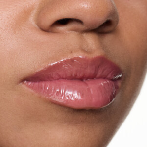 essence Milky Glazed Glossy Lip Balm 07 Oat So Creamy - 2.59 euro