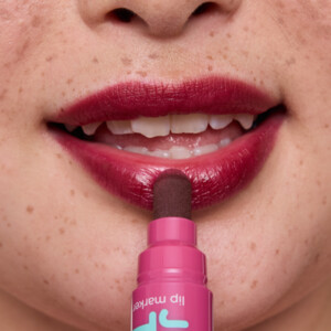 essence Juicy Tint Lip Marker 05 Plum Party - 2.79 euro