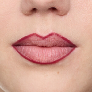 essence Line & Stain Lipliner 01 Everyone`s Nude-Pink - 2.19 euro