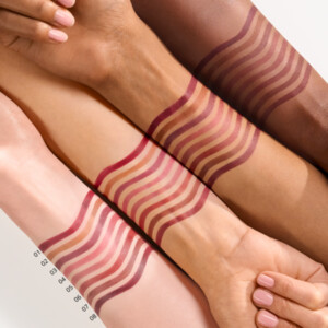 essence Line & Stain Lipliner 01 Everyone`s Nude-Pink - 2.19 euro