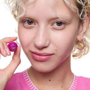essence Heart Core Jelly Lip Balm 03 Berry-Berry Cute - 1.75 euro