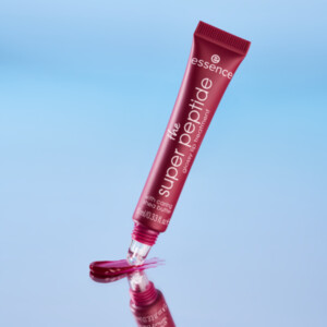 essence The Super Peptide Glossy Lip Treatment 08 Cherrylicious! - 2.89 euro