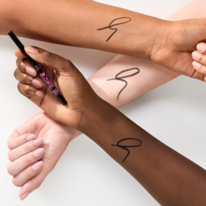 essence I Love Extreme Super Black Kajal 01 - 1.95 euro