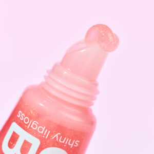 essence Candy Bomb Shiny Lipgloss 01 Cotton Candy - 1.25 euro