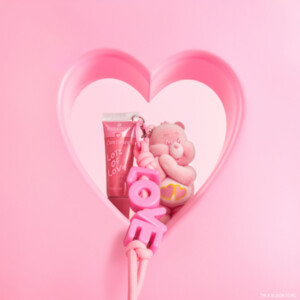 essence Care Bears Lipgloss Keychain 02 Lots Of Love - 4.89 euro