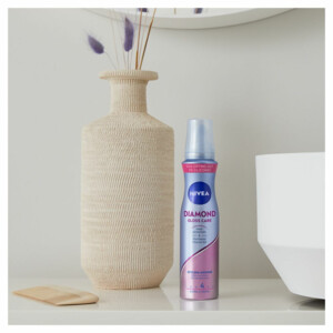 NIVEA Haarmousse Diamond Gloss - 7.29 euro