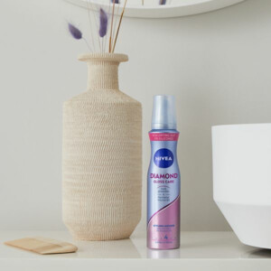 NIVEA Haarmousse Diamond Gloss - 7.29 euro