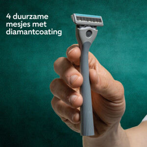 3x Wilkinson Quattro Essential 4 Sensitive mesjes - 43.24 euro