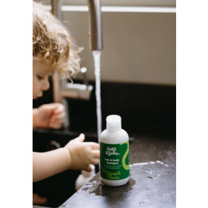 Petit & Jolie Shampoo Haar & Body - 7.05 euro
