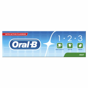 12x Oral-B Tandpasta 1-2-3 Frisse Mint - 14.6 euro