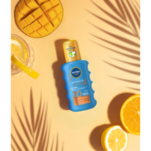 NIVEA Sun Protect & Bronze Zonnespray SPF 20 - 24.49 euro