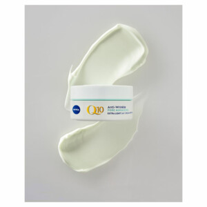 3x NIVEA Q10 Dagcrème  Anti-Rimpel Extra Licht SPF 15 - 57.49 euro