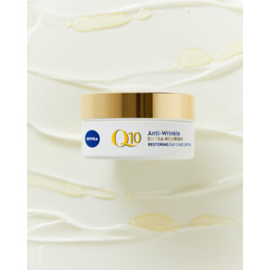 NIVEA Q10 Dagcrème  Extra Voedend SPF 15 - 25.19 euro