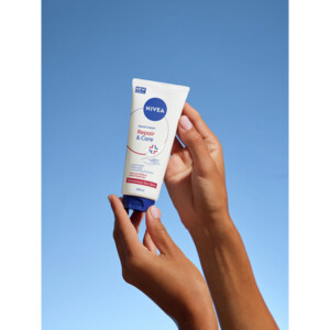 NIVEA Handcrème Repair - 6.99 euro
