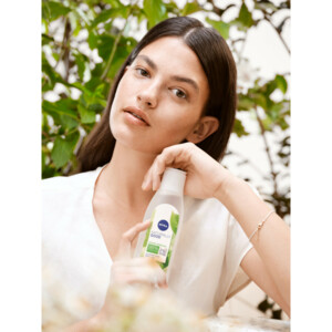 NIVEA Naturally Good Reiningingstonic - 7.69 euro
